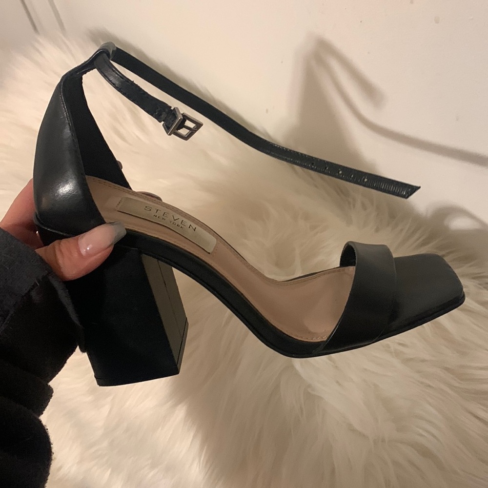 Steven by Steve Madden ‘Gizele’ black faux patent leather block heels